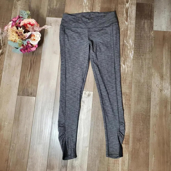 GAIAM Women's Gray and Black Athletic Activewear Leggings Size Small - Picture 1 of 10